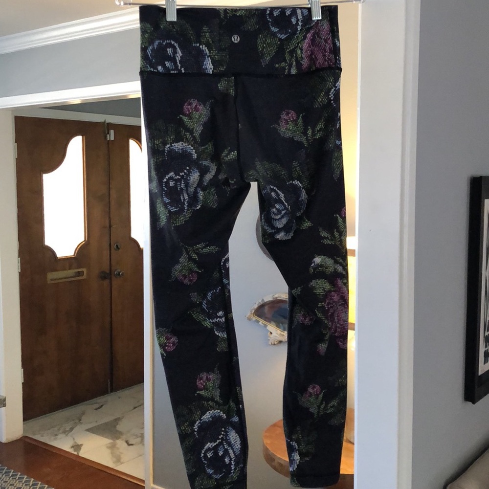 Lululemon pixelated print leggings - Picture 3 of 4